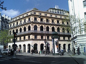 BNP Paribas' head offices, with the facade of the former restaurant "la Maison Dorée"