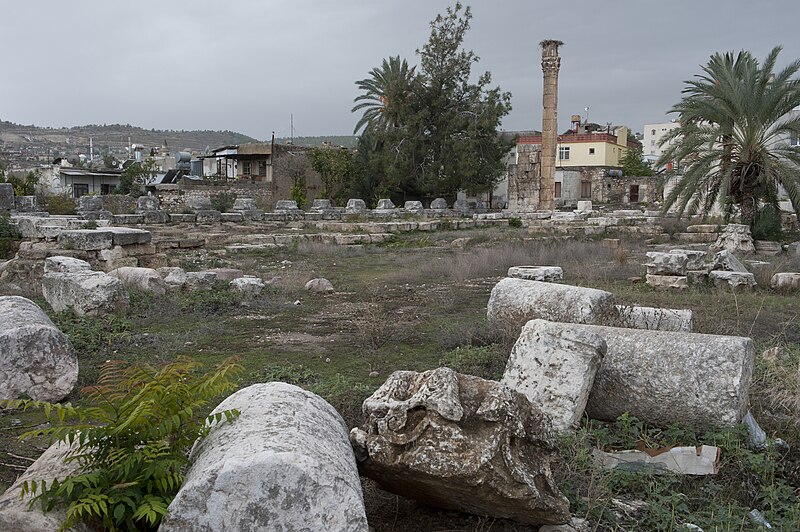 File:Silifke Roman temple in 2010 2002.jpg