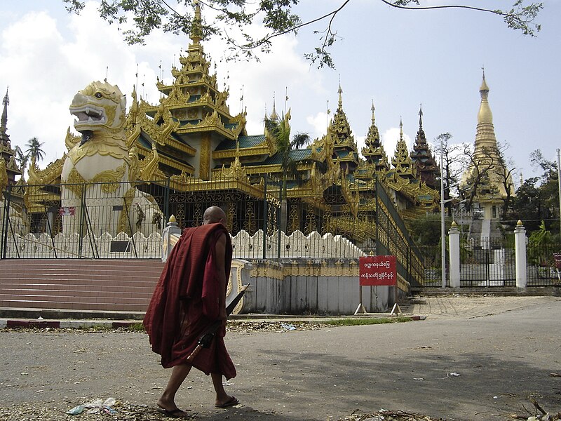 File:Sin-you.ShwedagonPagoda.jpg