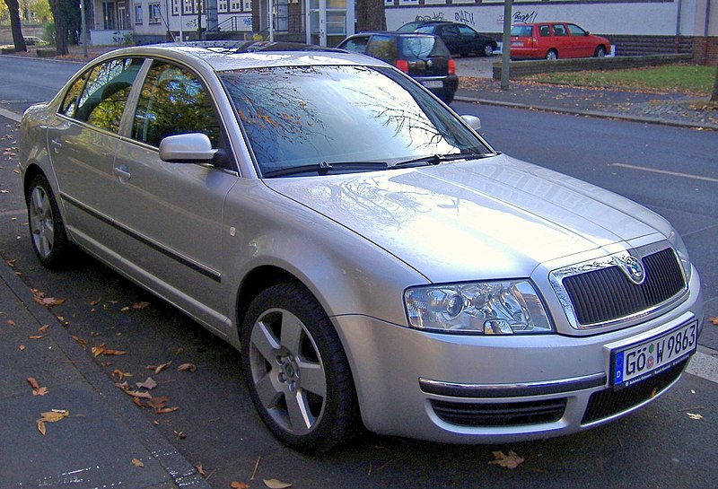 File:Skoda superb elegance.JPG