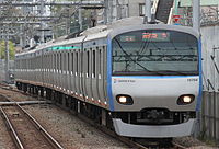 10000系 JR東日本E231系電車が設計のベースとなった車両。機器や部品の共通化が図られている。