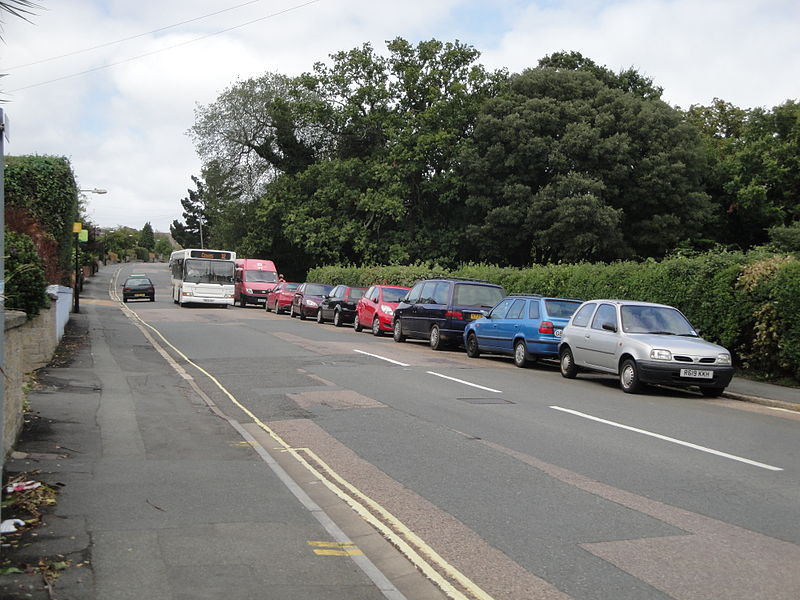 File:Southern Vectis 3328 HW54 DBZ and Cowes Ward Avenue.JPG