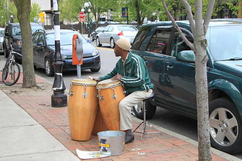 File:Street Musician North Fourth Street Ann Arbor Michigan.JPG