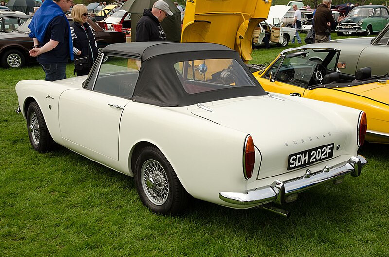 File:Sunbeam Alpine Series V (1967) - 14252966589.jpg