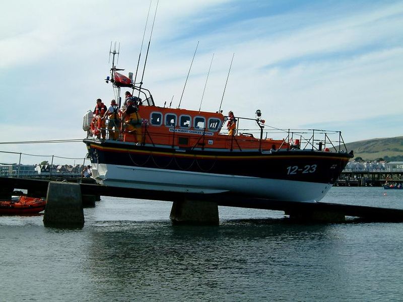 File:Swanage lifeboat on its slipway 1.JPG
