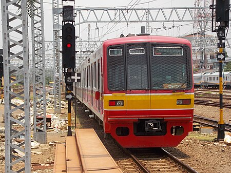 Fail:TM_05-110F_at_Manggarai_Station.jpg