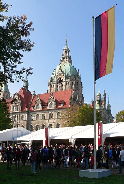 File:Tag der Deutschen Einheit Hannover Rathaus Bundesrat.jpg