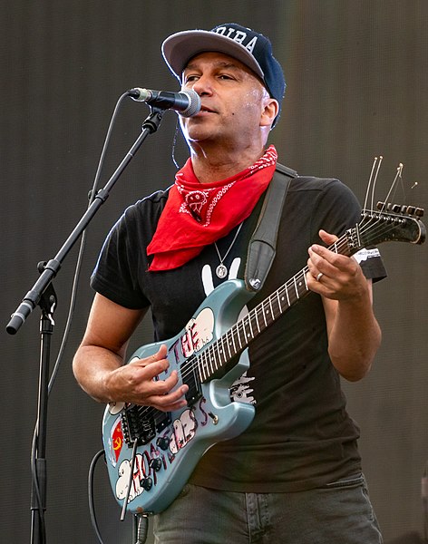 Morello performing in 2019