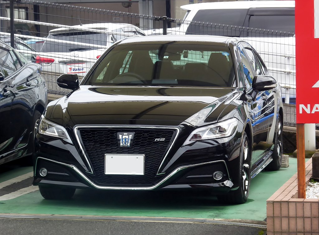 ファイル:Toyota CROWN 3.5 HYBRID RS Advance (6AA-GWS224-AEXAB 