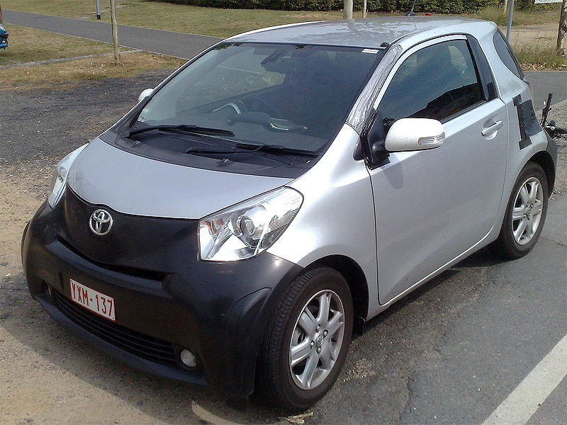 File:Toyota iQ Testwagen 01.jpg