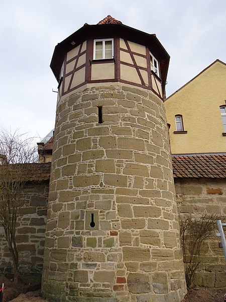 File:Turm bei Schlossplatz 4, Bad Rodach.JPG