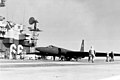Špionážní letoun Lockheed U-2 během zkoušek na palubě letadlové lodě USS America (CV-66)