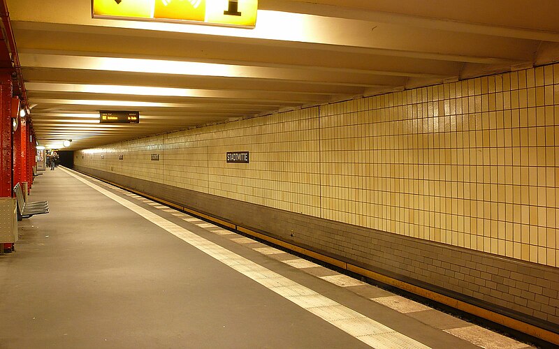 File:Ubahn-Stadtmitte-u2.JPG