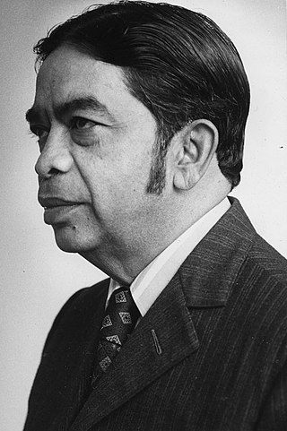 <span class="mw-page-title-main">Veerasamy Ringadoo</span> 1st President of the Republic of Mauritius