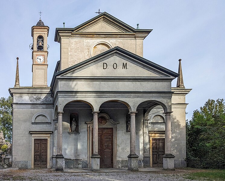 File:Verano Brianza - Chiesa della Madonna di Caravaggio.jpg