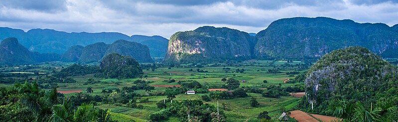 File:Viñales Valley (cropped).jpg