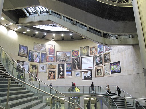 Vienna advertisement in gare St-Lazare2