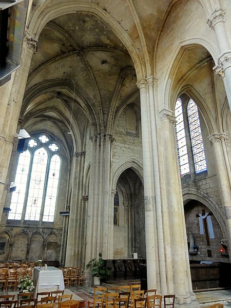 File:Villers-Saint-Paul (60), église St-Paul, croisillon sud, vue vers le croisillon et la chapelle nord.jpg