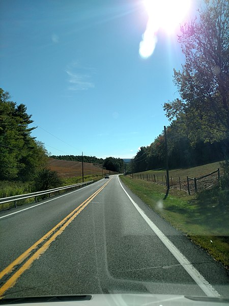 File:Vintage Route 30 Heading East sept 2016 - panoramio - Ron Shawley (147).jpg