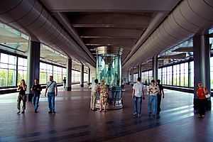 Pasillo de la estación después de la reconstrucción