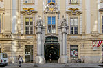 Thumbnail for File:Wien altes Rathaus Portal.jpg