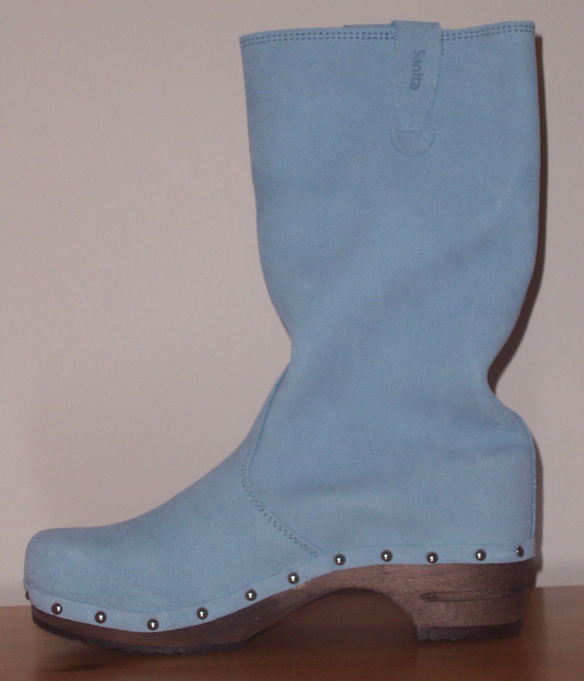 ファイル:Wooden boots-Sanita-lightblue.jpg - Wikipedia