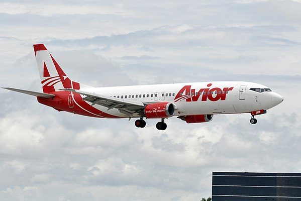 An Avior Boeing 737-400 landing at Miami International Airport in 2014