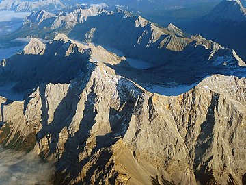 Vaizdas:Zugspitze_Airview_01.jpg