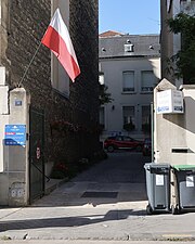 Entrée du passage conduisant à l'église polonaise au no 18.