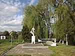 Братська могила радянських воїнів, с. Куровичі 02.jpg