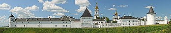 Panorâmica do Kremlin de Tobolsk visto do cabo Chukman, Tobolsk, oblast de Tiumen, Rússia. (definição 10 425 × 2 000)