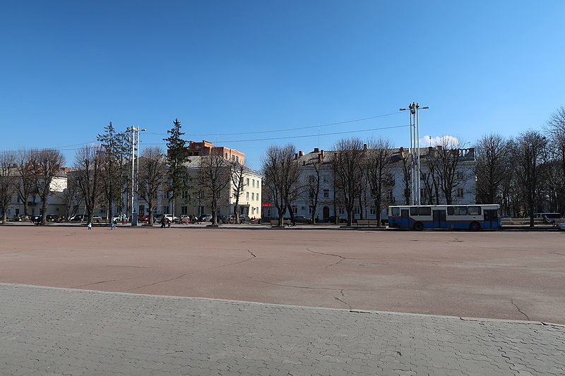 File:Площадь Независимости в Хмельницком. Фото 9.jpg