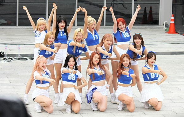 Cosmic Girls in 2017