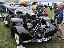 Demonstration of a working "gasogene" system in a 1956 Citroën Traction Avant