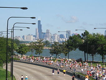 Chaque année, le Marathon de Chicago emprunte Lake Shore Drive.