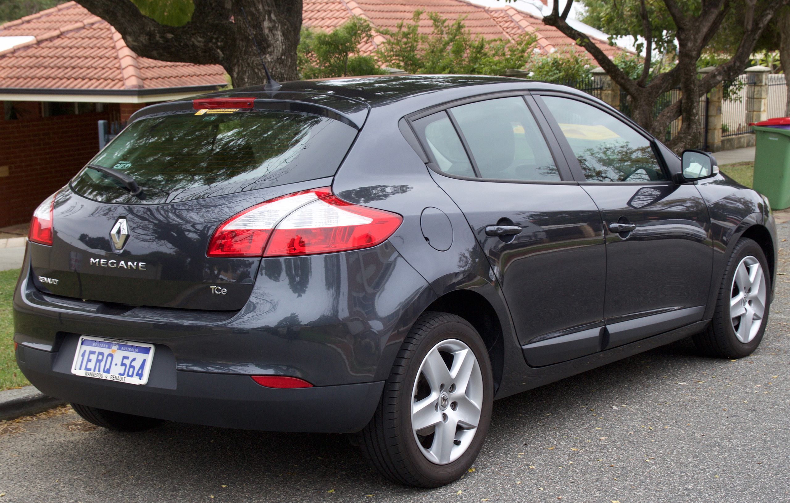 File:Renault Megane III 5door.JPG - Wikimedia Commons