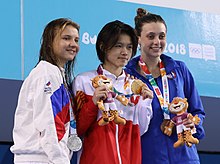 2018-10-15 Церемония награждения (прыжки с трамплина для девушек с 3-х метров) на летних юношеских Олимпийских играх 2018 г. Сандро Халанк – 082.jpg