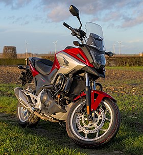 Honda NC700 öğesinin açıklayıcı görüntüsü