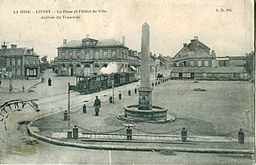 AD 285 - LA MINE - LITTRY - La Place et l'Hotel de Ville - Arrivée du Tramway.JPG