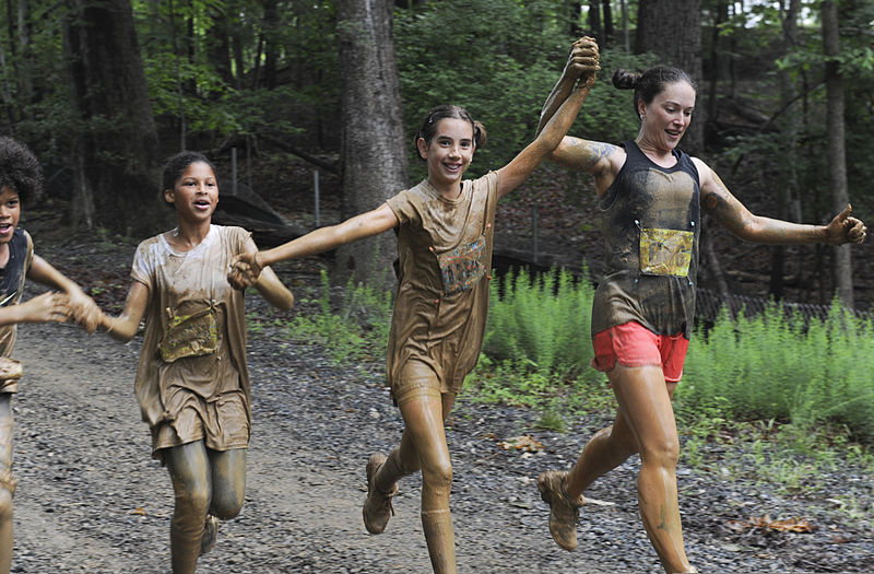 File:A family runs together during the Annual Marine Corps Marathon Run-a-Muck, Quantico, Va., June 8, 2013 130608-M-AC520-386.jpg