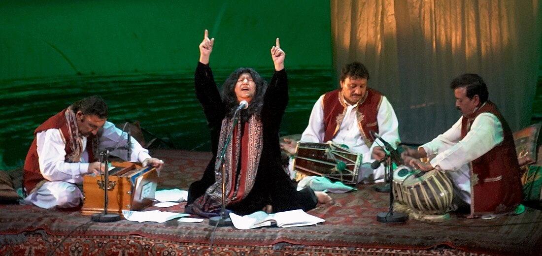 File:Abida Parveen in concert at Oslo.jpg