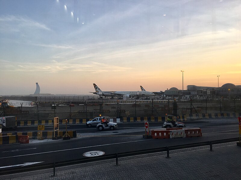 File:Abu Dhabi International Airport (30010776993).jpg