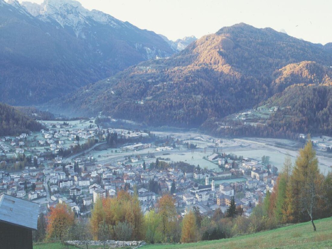 File:Agordo panorama diurno.JPG