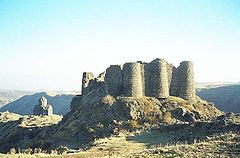 Vue d'Amberd, de la forteresse et de l'église