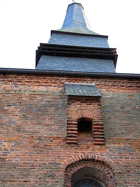 File:Archon église fortifiée (bretèche façade Sud) 1.jpg