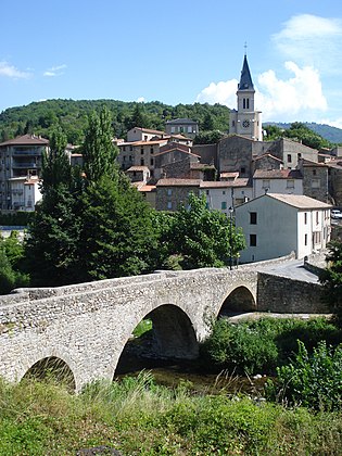 Arre village (Gard, Fr), Arre river, bridge and church.JPG