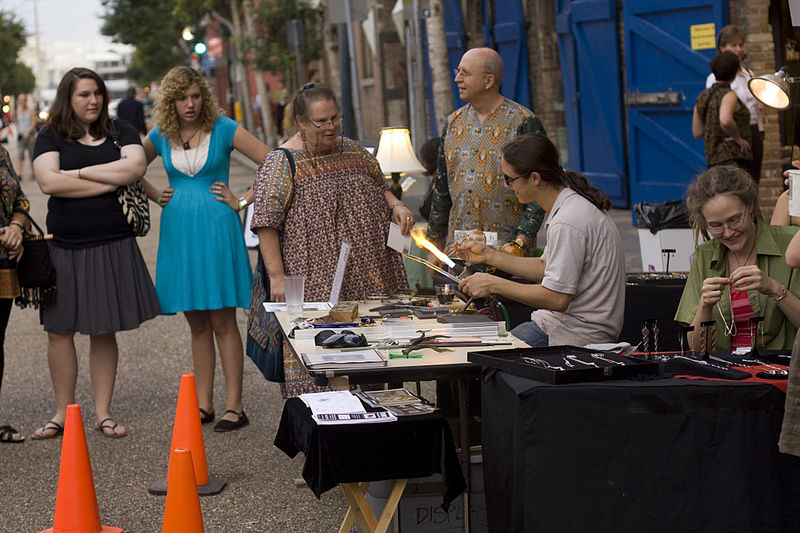 File:Art for Art's Sake 2009 Julia Street.jpg