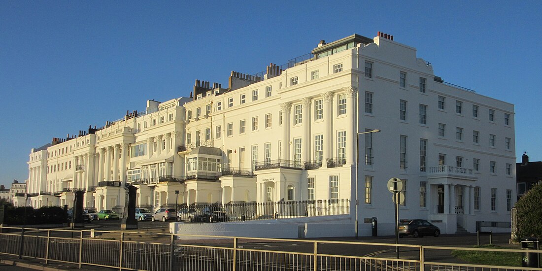 File:Arundel Terrace, Kemp Town, Brighton (NHLE Code 1377917) (December 2016) (4).JPG