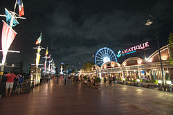 Waterfront promenade di Asiatique