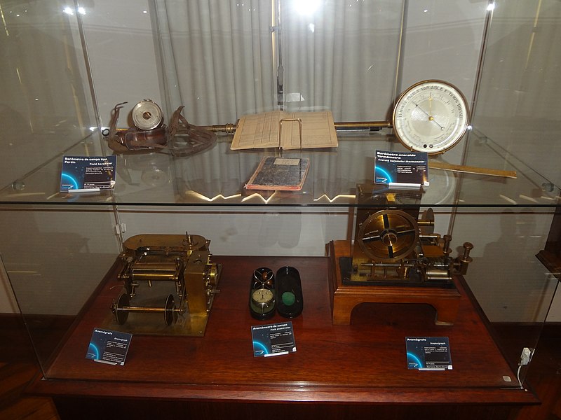 File:Astronomical Museum at the Quito Astronomical Observatory 06.JPG